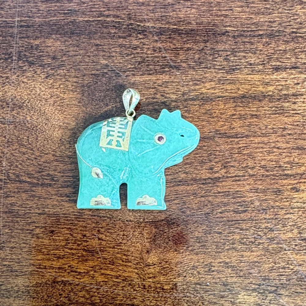 VINTAGE Jade “Shou” carved elephant with 10K gold